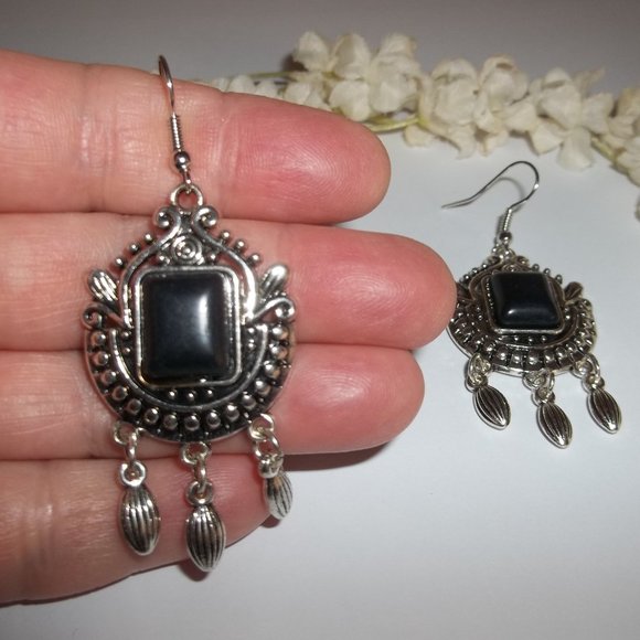 Earrings, Black and Silver Earring, Black Earring, Chandelier Earring Set A449 - Picture 5 of 5